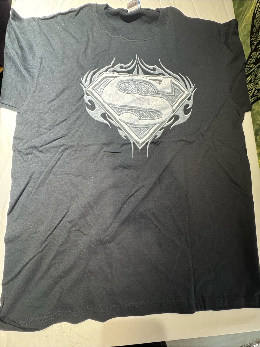Superman Men's Black Large Graphic Shield T-Shirt B